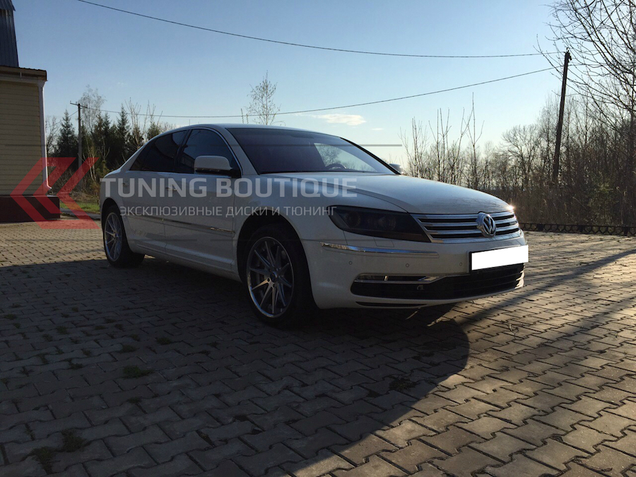 Volkswagen Phaeton на 20" дисках Rohana RC10 Silver фото 1